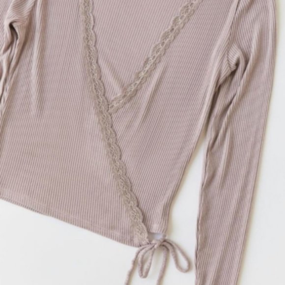 UO BNWT Ribbed Lace Trim Wrap Top SMALL - Picture 2 of 4